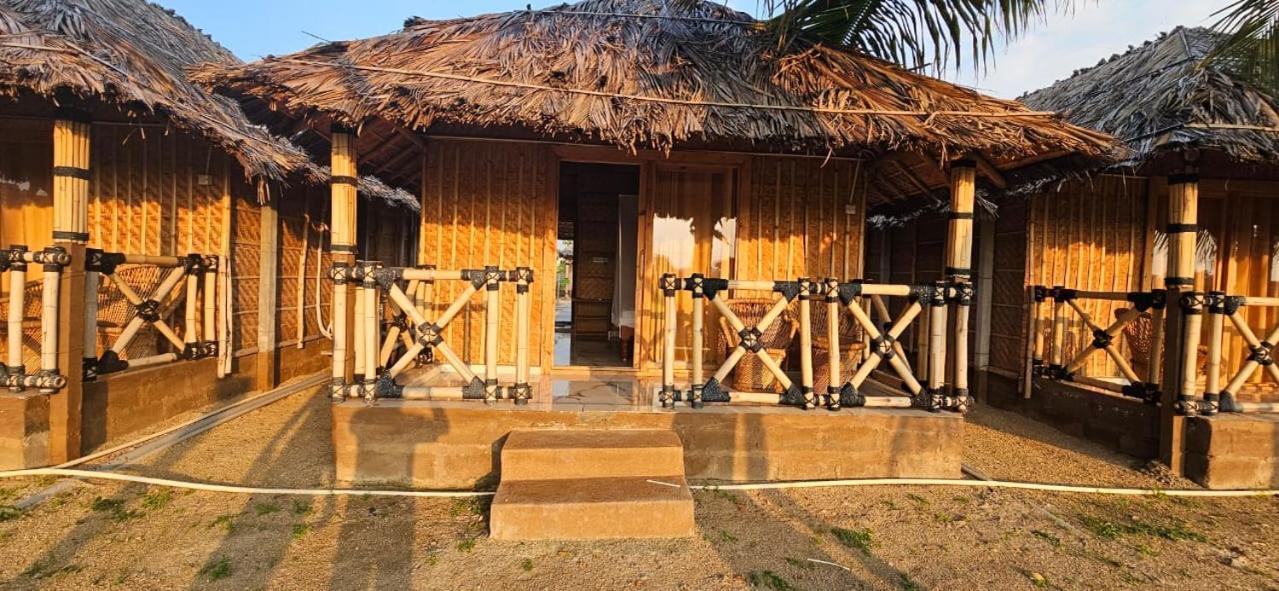 The King On The Rocks Resort ฮัมปี ภายนอก รูปภาพ
