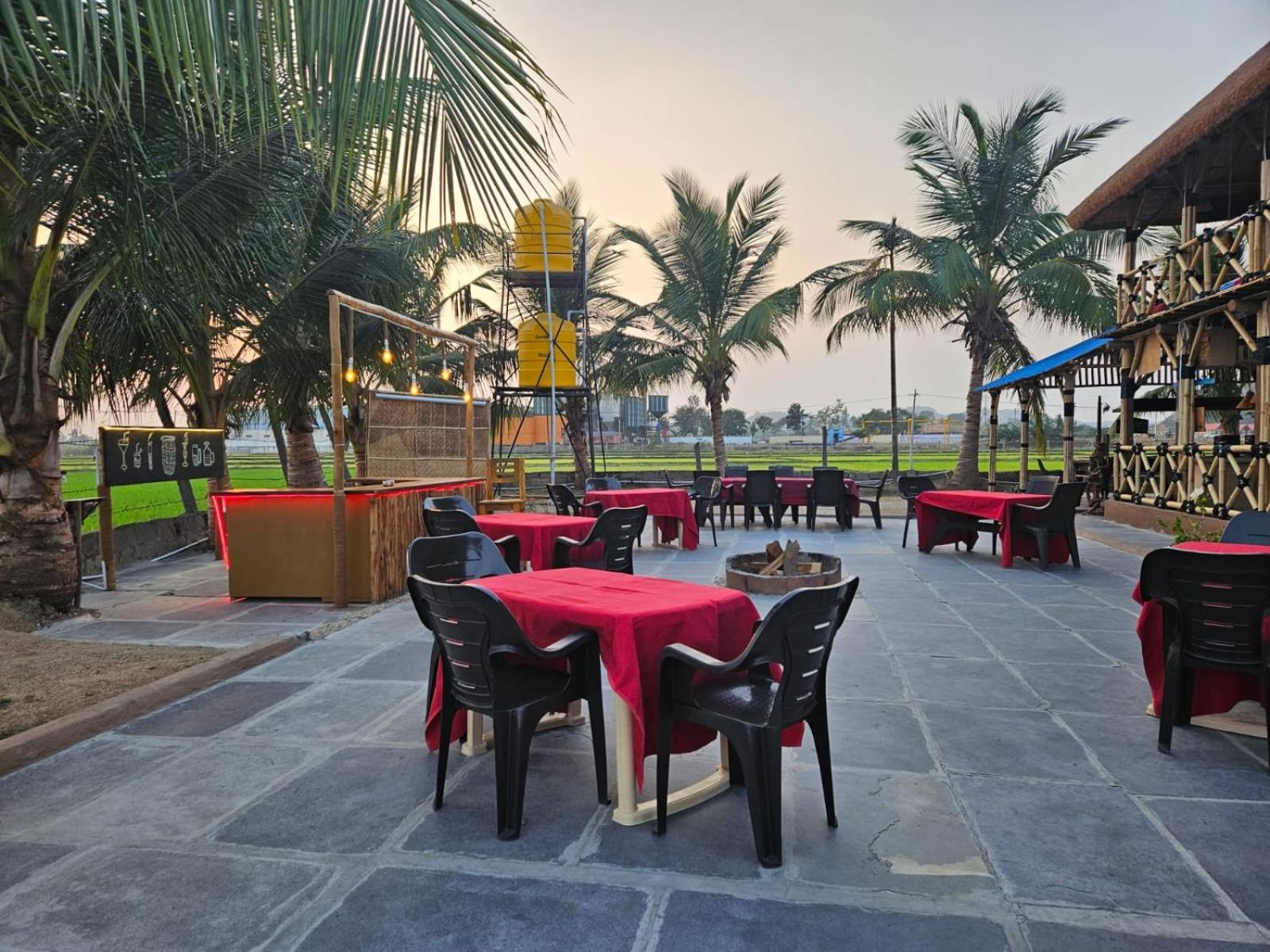The King On The Rocks Resort ฮัมปี ภายนอก รูปภาพ